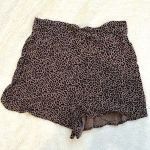 American Eagle Leopard print flowy shorts with elastic waist. Size XS